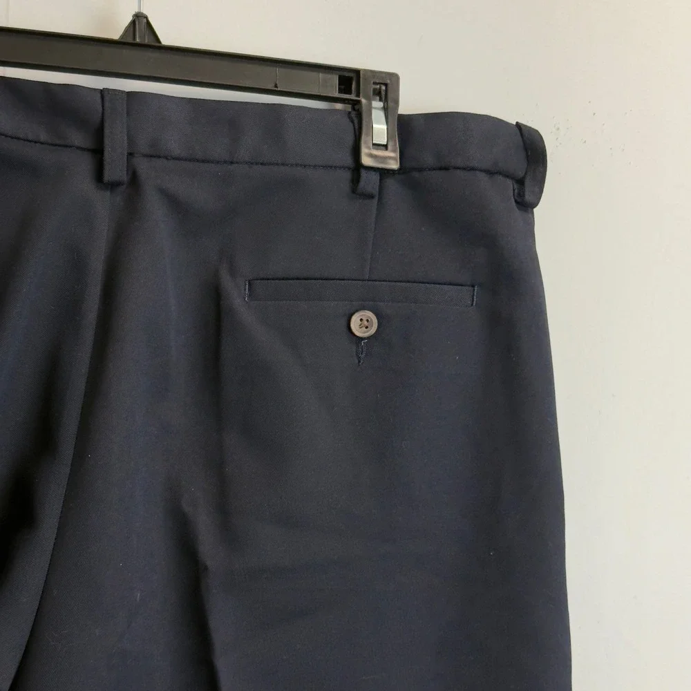 Haggar Mens Pleated Dress Shorts Navy Blue Expandable Waist Size 38 9.5